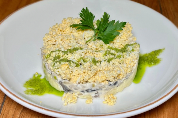 Салат Полянка с курицей